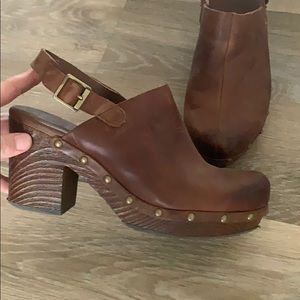 Korks sling back heels